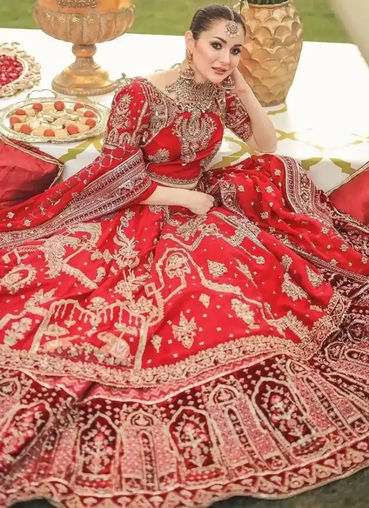 Hania Amir Red Lehenga Choli Video
