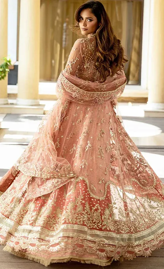 Peach Lehenga For Wedding Guestsss (1)