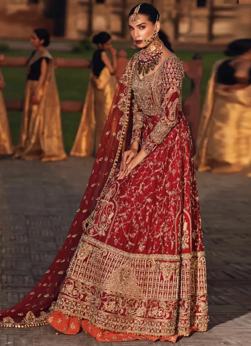 Deep red Erum Khan-inspired Nikkah maxi with sweetheart neckline, metallic embroidery, 14-kali skirt and organza dupatta