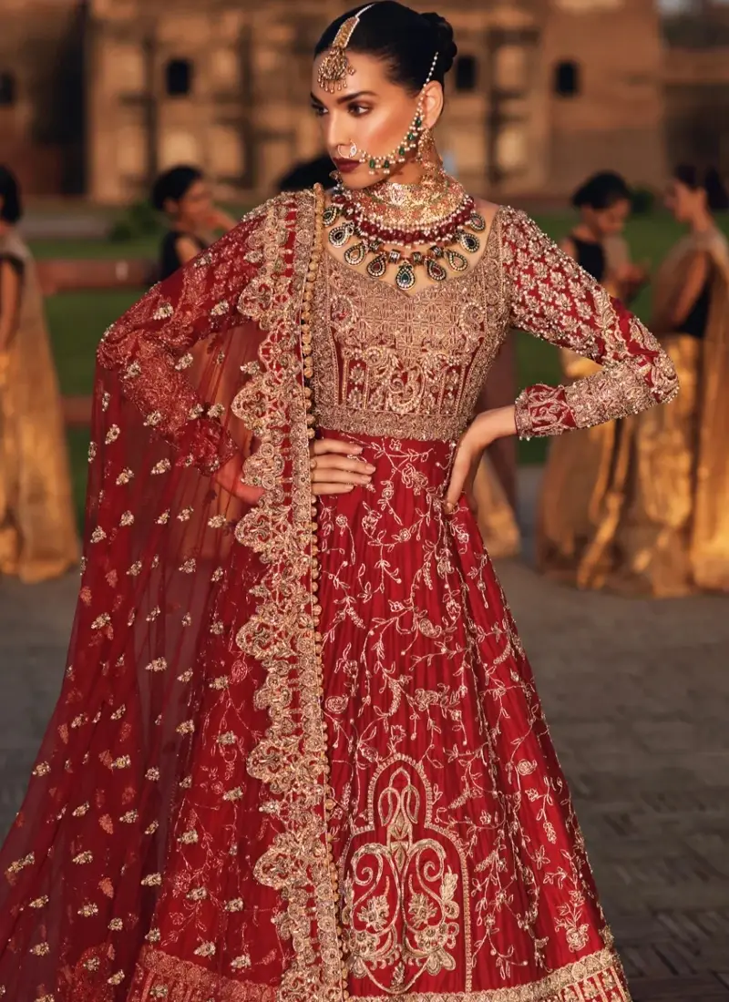 Deep red Erum Khan-inspired Nikkah maxi with sweetheart neckline, metallic embroidery, 14-kali skirt and organza dupatta